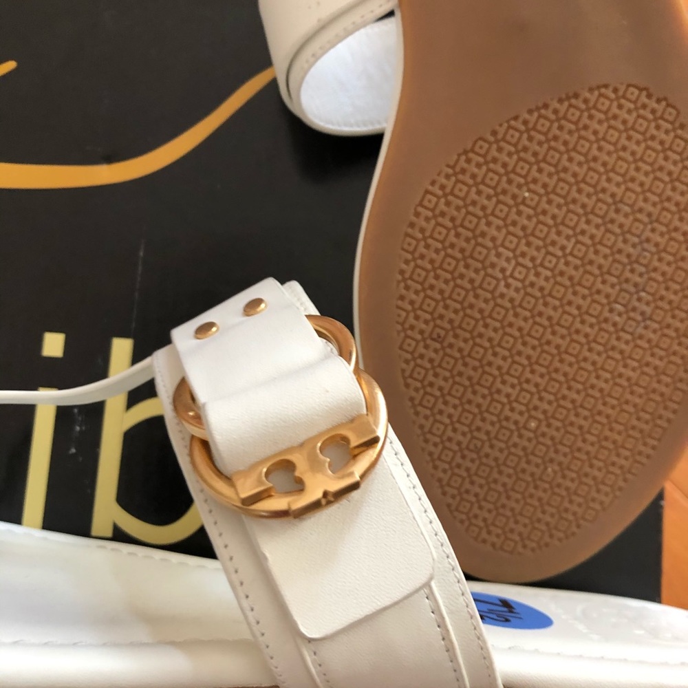 Tory Burch sandal - Picture 2 of 4
